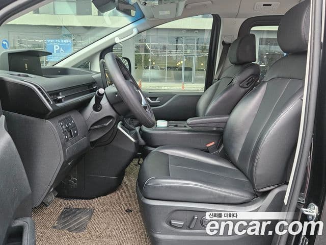 Hyundai Staria 2023 — ფოტო 8/20