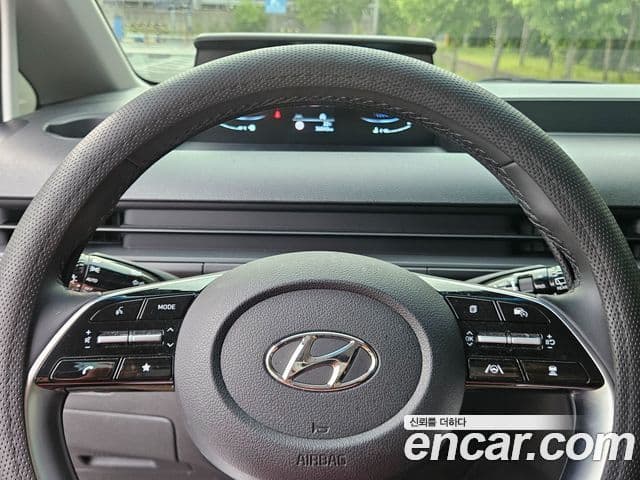 Hyundai Staria 2023 — ფოტო 12/20