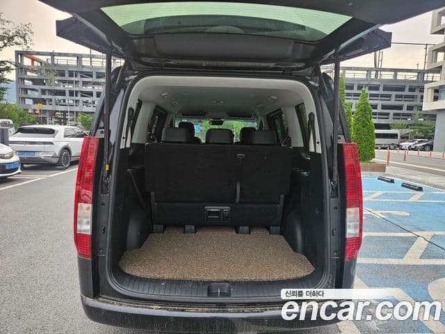 Hyundai Staria 2023 — ფოტო 15/20