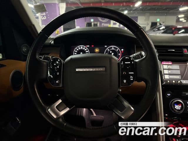 Land Rover Discovery 5 2019 — Şəkil 10/20