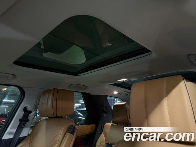 Land Rover Discovery 5 2019 — Şəkil 14/20