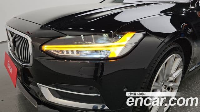 Volvo S90 2019 — Photo 19/32