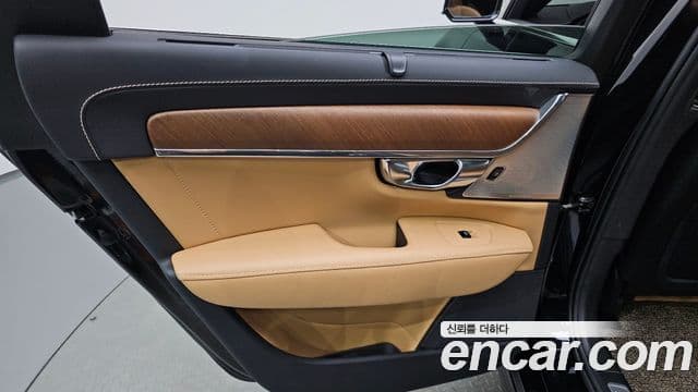 Volvo S90 2019 — Photo 8/32