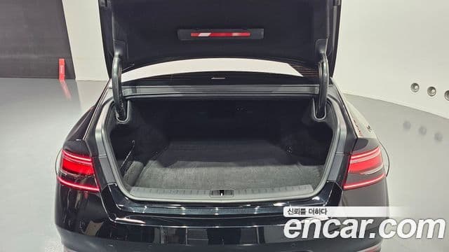 Genesis G90 2023 — ფოტო 21/34