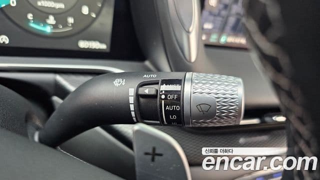 Genesis G90 2023 — ფოტო 13/34