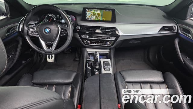 BMW 5 Series 2018 — ფოტო 7/20