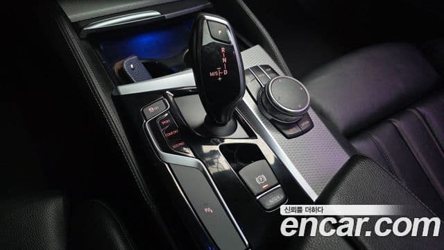 BMW 5 Series 2018 — ფოტო 9/20