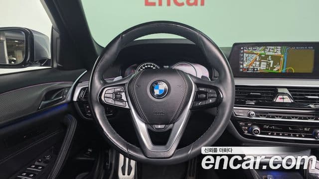 BMW 5 Series 2018 — ფოტო 12/20