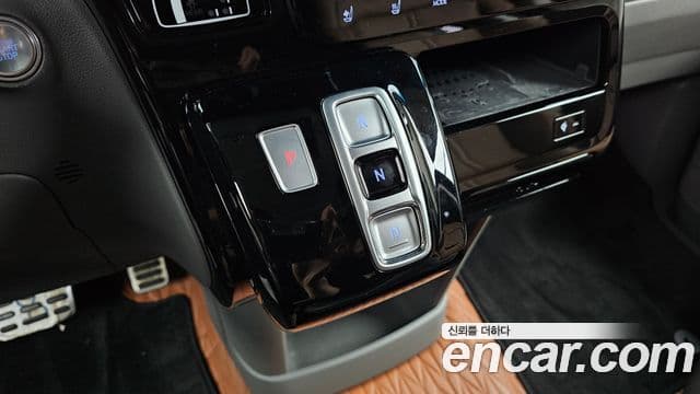 Hyundai Staria 2024 — ფოტო 9/20