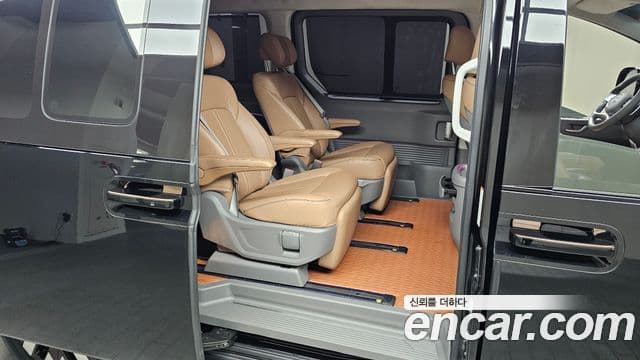 Hyundai Staria 2024 — ფოტო 12/20