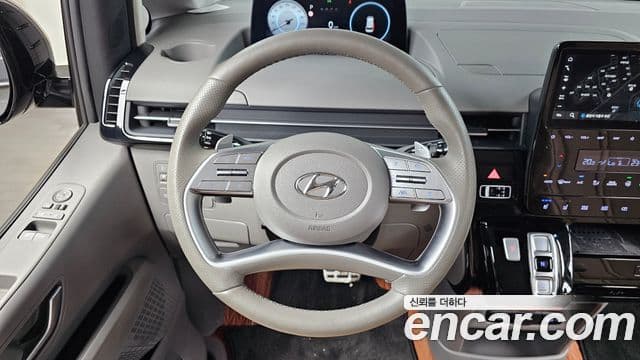 Hyundai Staria 2024 — ფოტო 13/20