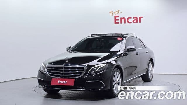 Mercedes-Benz E-Class 2019 — Фото 1/20