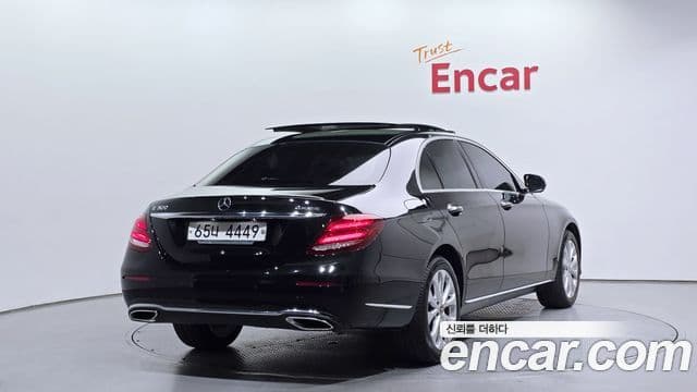 Mercedes-Benz E-Class 2019 — Фото 2/20