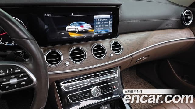Mercedes-Benz E-Class 2019 — Фото 14/20