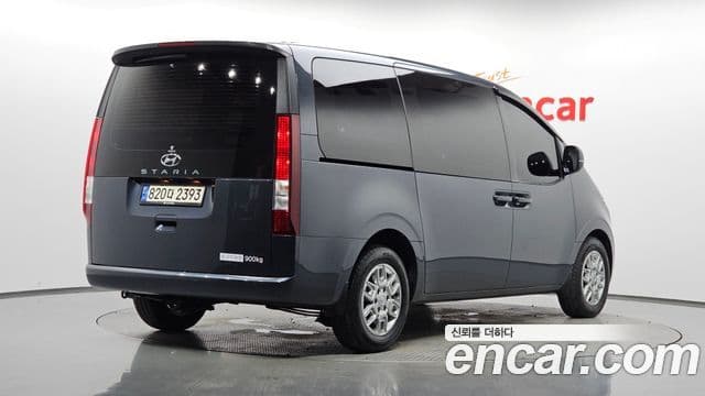 Hyundai Staria 2023 — ფოტო 2/20