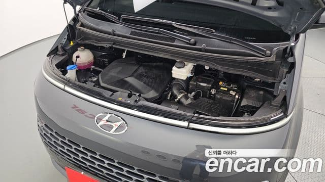 Hyundai Staria 2023 — ფოტო 6/20