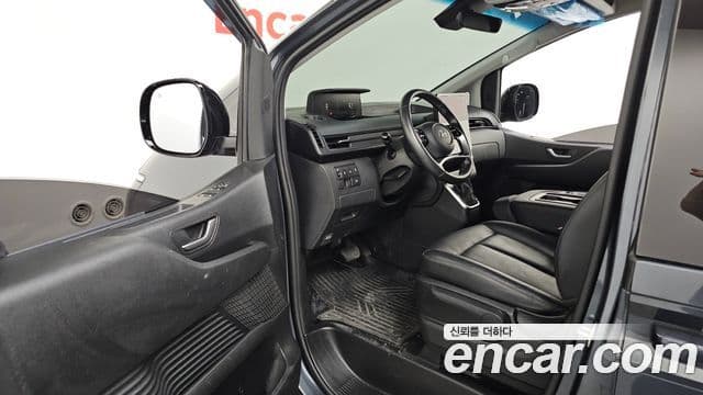 Hyundai Staria 2023 — ფოტო 10/20