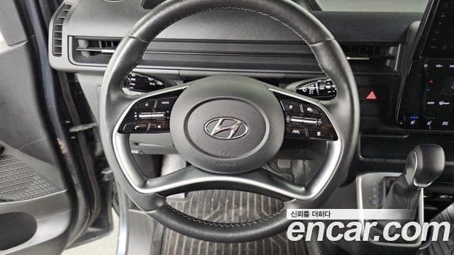 Hyundai Staria 2023 — ფოტო 12/20