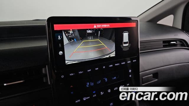 Hyundai Staria 2023 — ფოტო 13/20