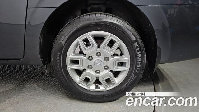 Hyundai Staria 2023 — ფოტო 2/31