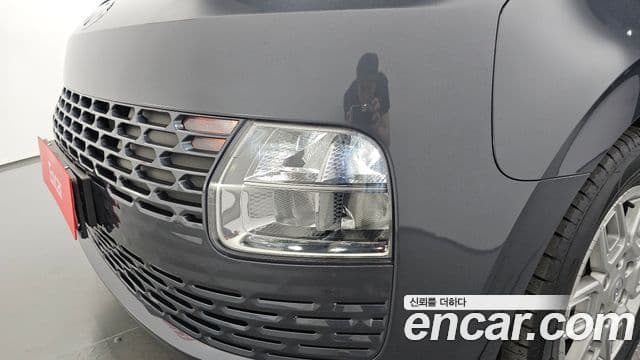Hyundai Staria 2023 — ფოტო 11/31