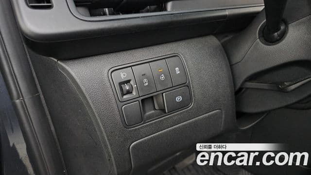 Hyundai Staria 2023 — ფოტო 26/31