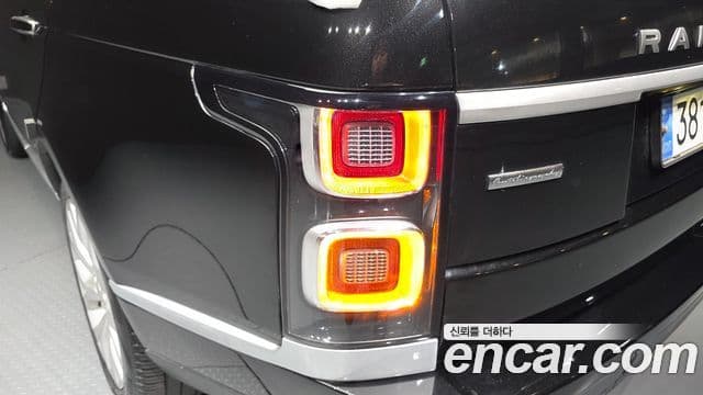 Land Rover Range Rover 2018 — Photo 22/35