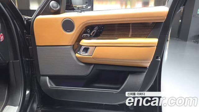 Land Rover Range Rover 2018 — Photo 13/35
