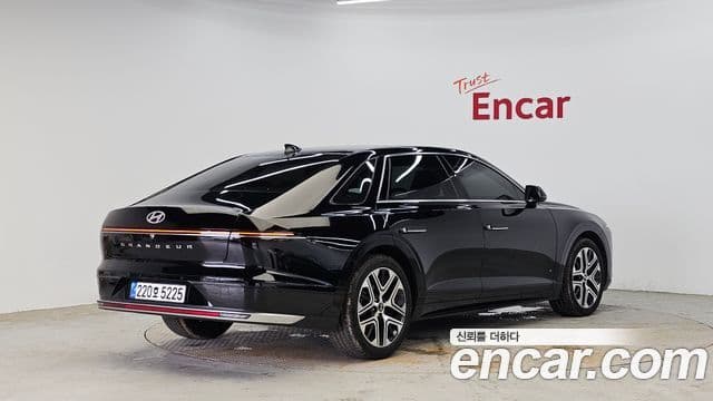 Hyundai Grandeur 2023 — Şəkil 2/20