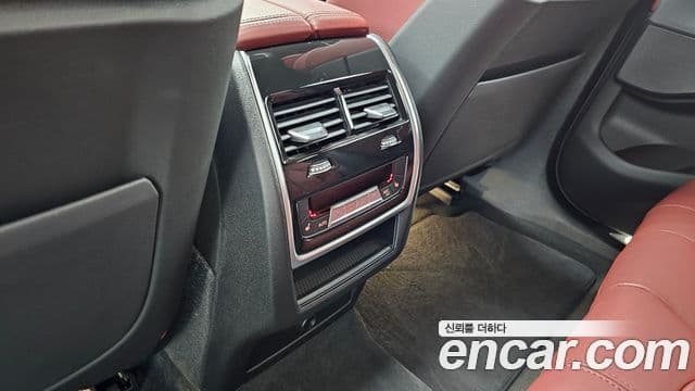 BMW X6 2021 — Photo 32/33