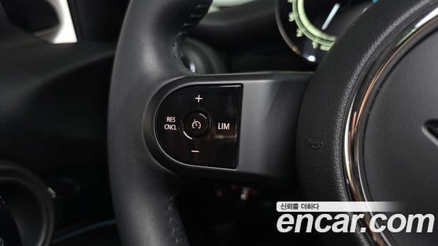 Mini Cooper 2021 — Photo 8/30