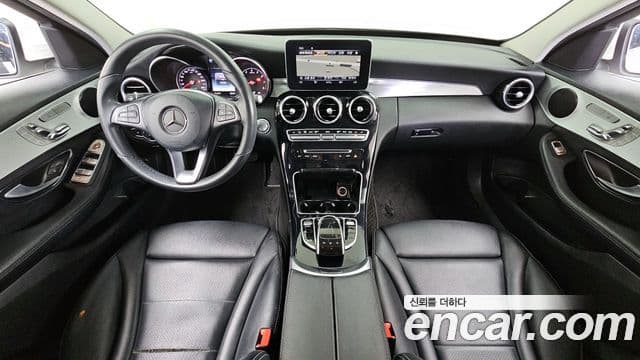 Mercedes-Benz C-Class 2018 — Şəkil 23/34