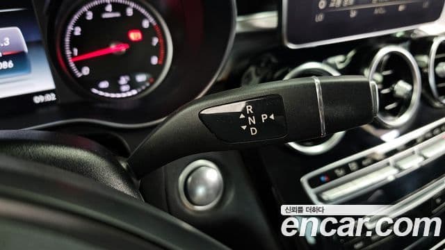 Mercedes-Benz C-Class 2018 — Şəkil 14/34