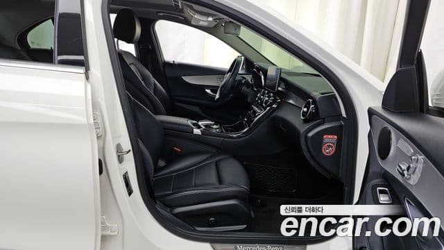 Mercedes-Benz C-Class 2018 — Şəkil 13/34