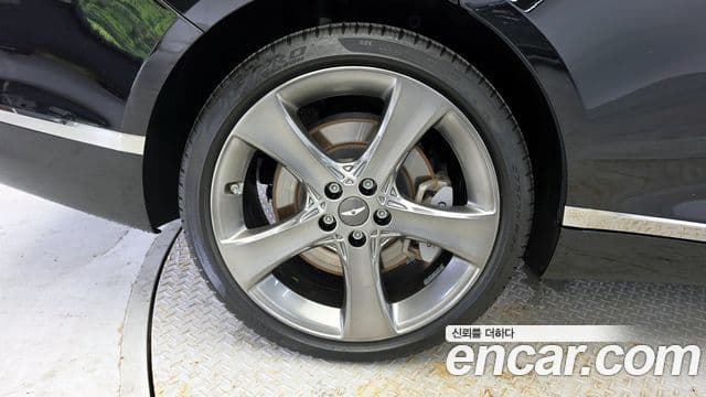 Genesis G80 2023 — Photo 16/31