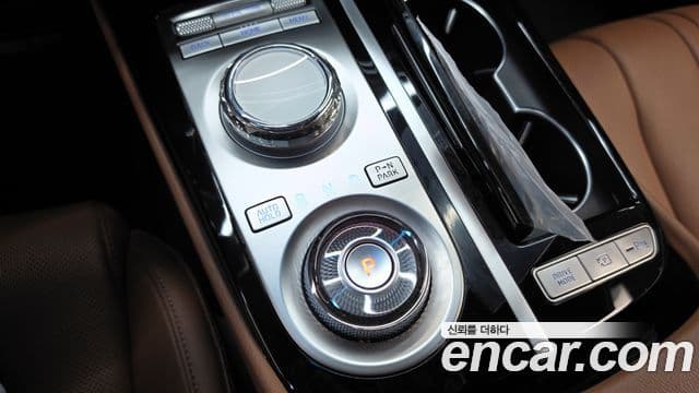 Genesis G80 2023 — Photo 7/31