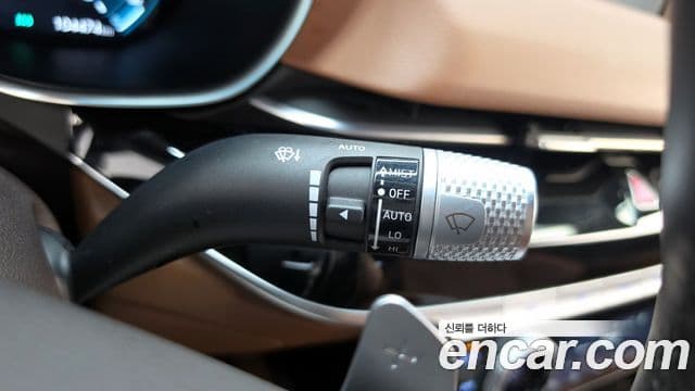 Genesis G80 2023 — Photo 14/31