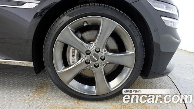 Genesis G80 2023 — Photo 2/31