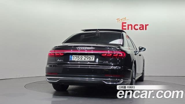 Audi A8 2021 — ფოტო 4/20