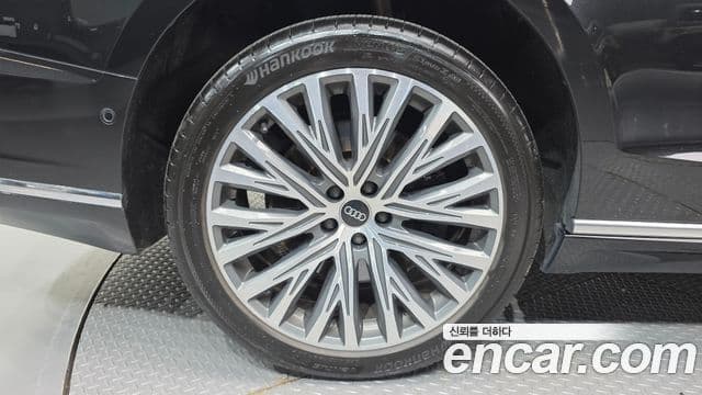Audi A8 2021 — ფოტო 5/20