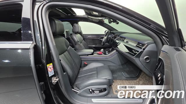 Audi A8 2021 — ფოტო 10/20