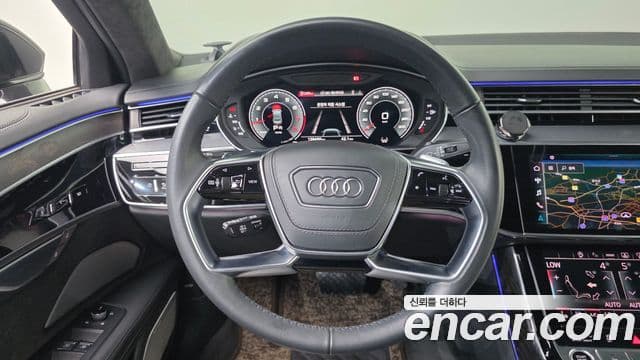 Audi A8 2021 — ფოტო 13/20