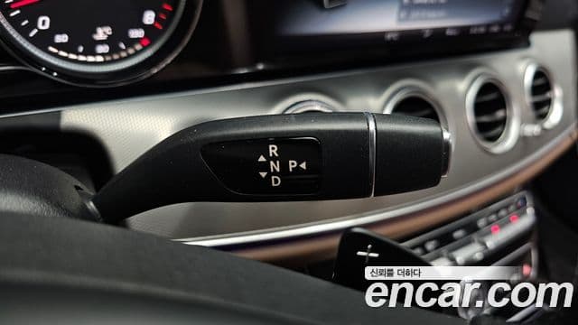 Mercedes-Benz E-Class 2018 — Фото 9/20