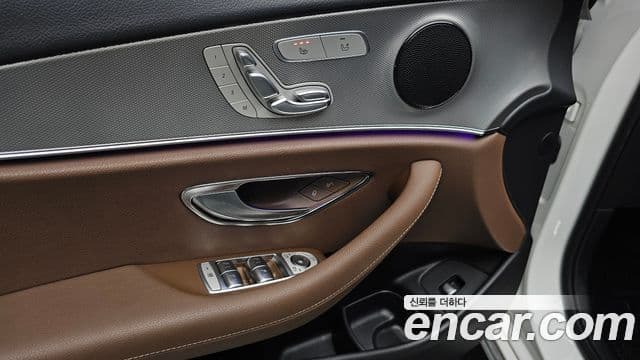 Mercedes-Benz E-Class 2018 — Фото 17/20