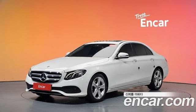 Mercedes-Benz E-Class 2018 — Фото 1/20