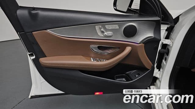 Mercedes-Benz E-Class 2018 — ფოტო 1/33