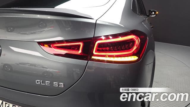 Mercedes-Benz GLE-Class 2021 — Photo 14/33