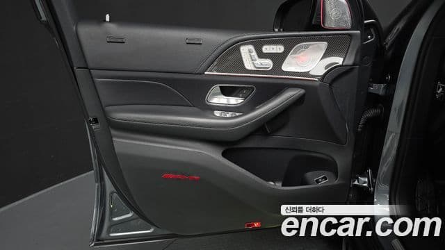 Mercedes-Benz GLE-Class 2021 — Photo 18/33