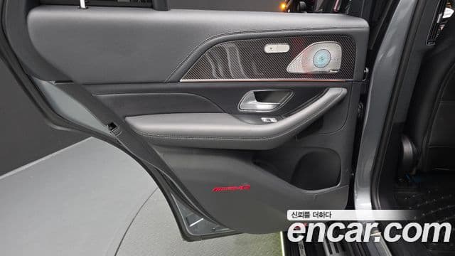Mercedes-Benz GLE-Class 2021 — Photo 7/33