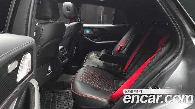 Mercedes-Benz GLE-Class 2021 — Photo 9/33